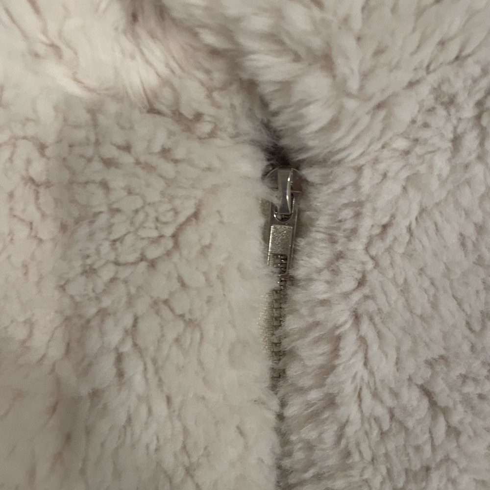 Fuzzy jacket - Picture 2 of 5